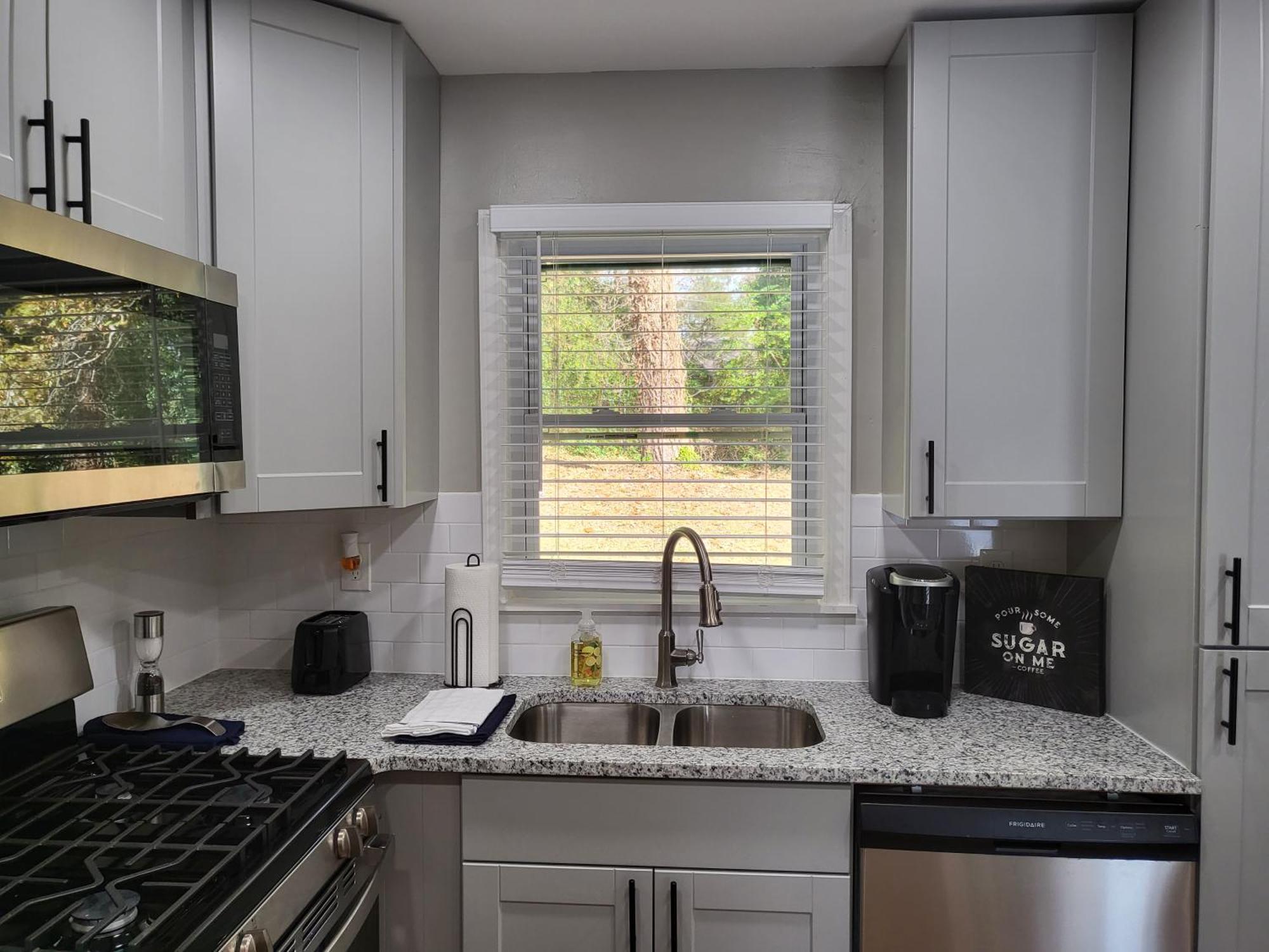 Rare Find! Private Heated Pool & Spa - Entire Home Near Atl City Center 애틀랜타 외부 사진
